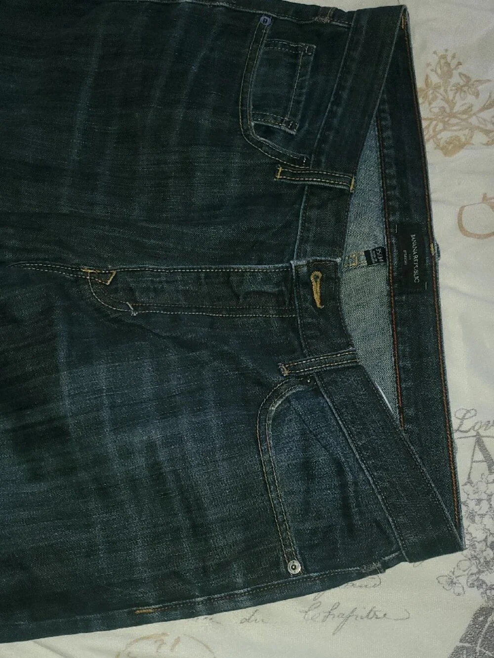 2PAIR OF Banana Republic STRAIGHT AND VINTAGE STRAIGHT LEG JEANS. SIZE 35×34.